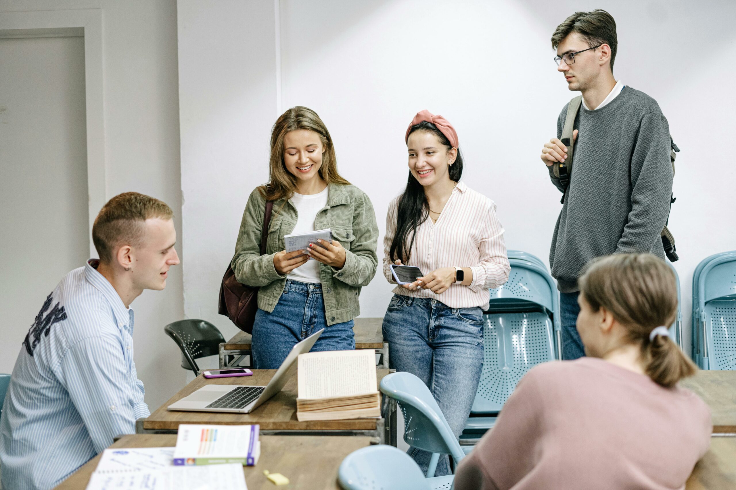 Kostenloses Stock Foto zu ausbildung, brainstorming, college studenten